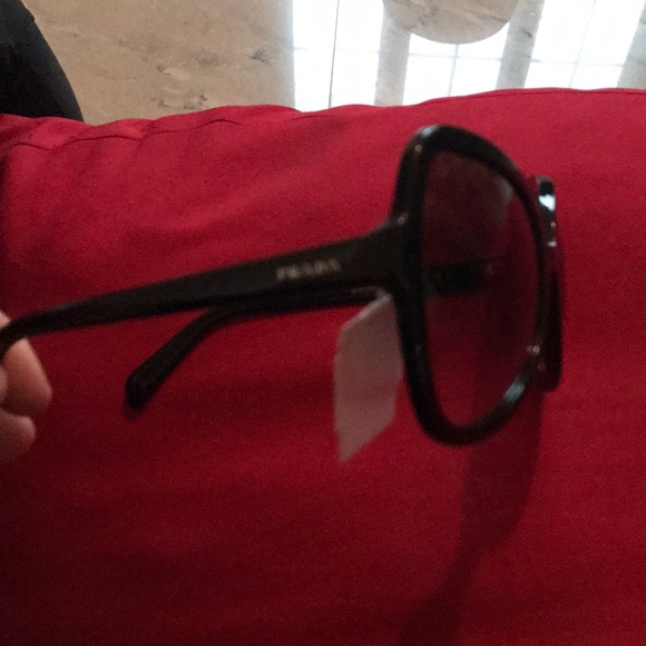 Prada sunglasses brand new no case with tags - Picture 5 of 7